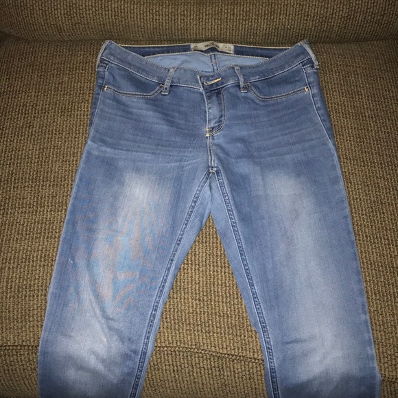 Hollister Jeans - Picture 2 of 7